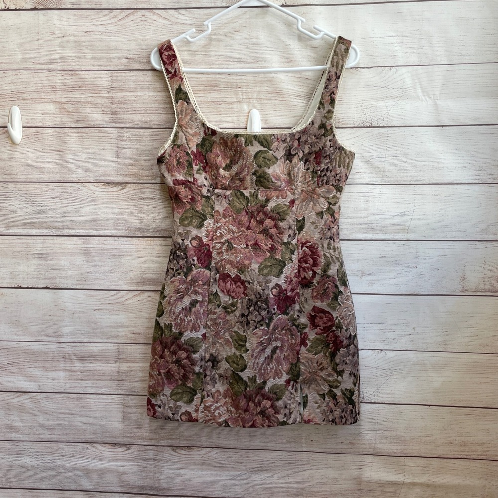 ALTAR'D STATE FLORAL TAPESTRY MINI DRESS‎ - Picture 3 of 7